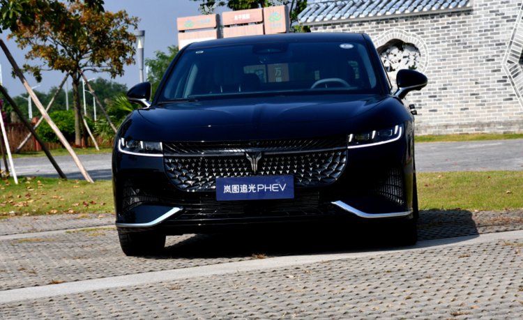 重新定义电混轿车豪华新标准,试驾岚图追光phev-新浪汽车
