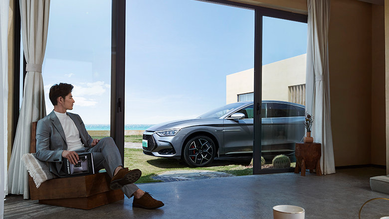 相同价格，插电混动和增程车谁更省油？