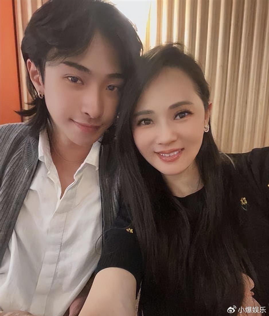 全网热议!千万粉博主直面硬刚伊能静,说一套做一套还为儿子善后|恩利|边界|庾恩利|恶搞|碳酸_新浪娱乐_新浪新闻