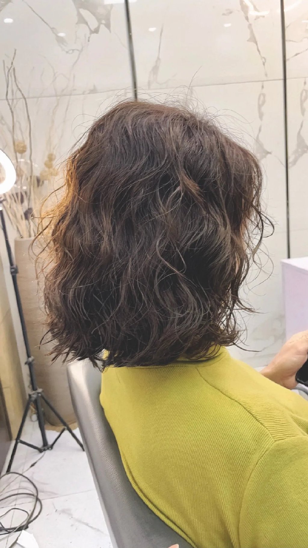 三种女发,蓬松减龄很实用,喜欢一定不要错过|发型|发色|头发_新浪新闻