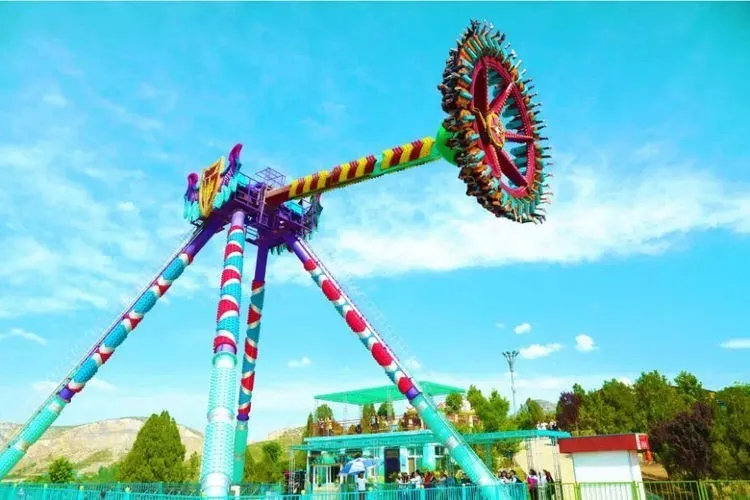 豪华旋转木马空中飞椅浪漫摩天轮悬挂式过山车跳楼机欢乐世界96