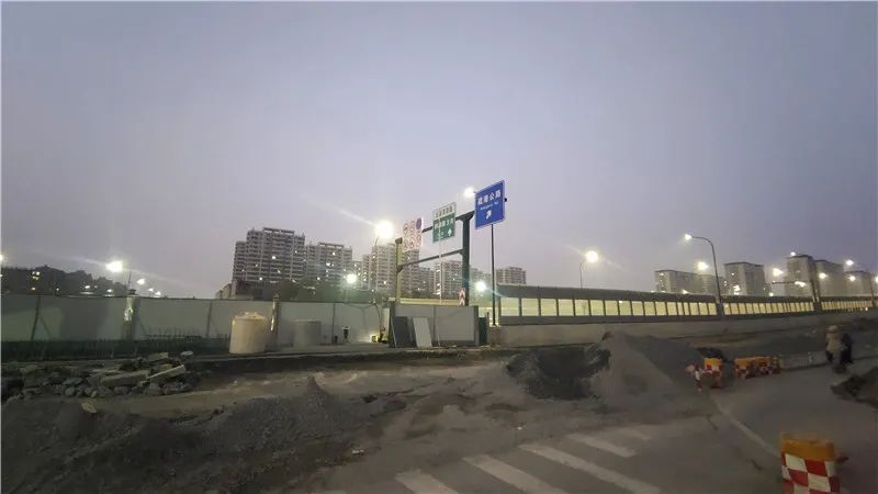 7条施工的路把小区围得像个孤岛!为什么这些道路要扎堆开工?休闲区蓝鸢梦想 - Www.slyday.coM 7条施工的路把小区围得像个孤岛!为什么这些道路要扎堆开工?休闲区蓝鸢梦想 - Www.slyday.coM