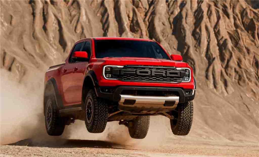 国产全新福特ranger皮卡车型——福特ranger被许多网友称作"小猛禽"