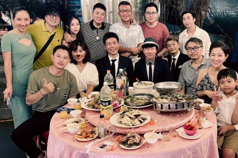 台下和亲哥合唱情歌,嫂子富贵气十足|林俊杰|亲哥|林俊峰_新浪新闻