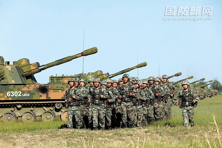 第79集团军某合成旅炮兵营开展跨昼夜火力打击演练