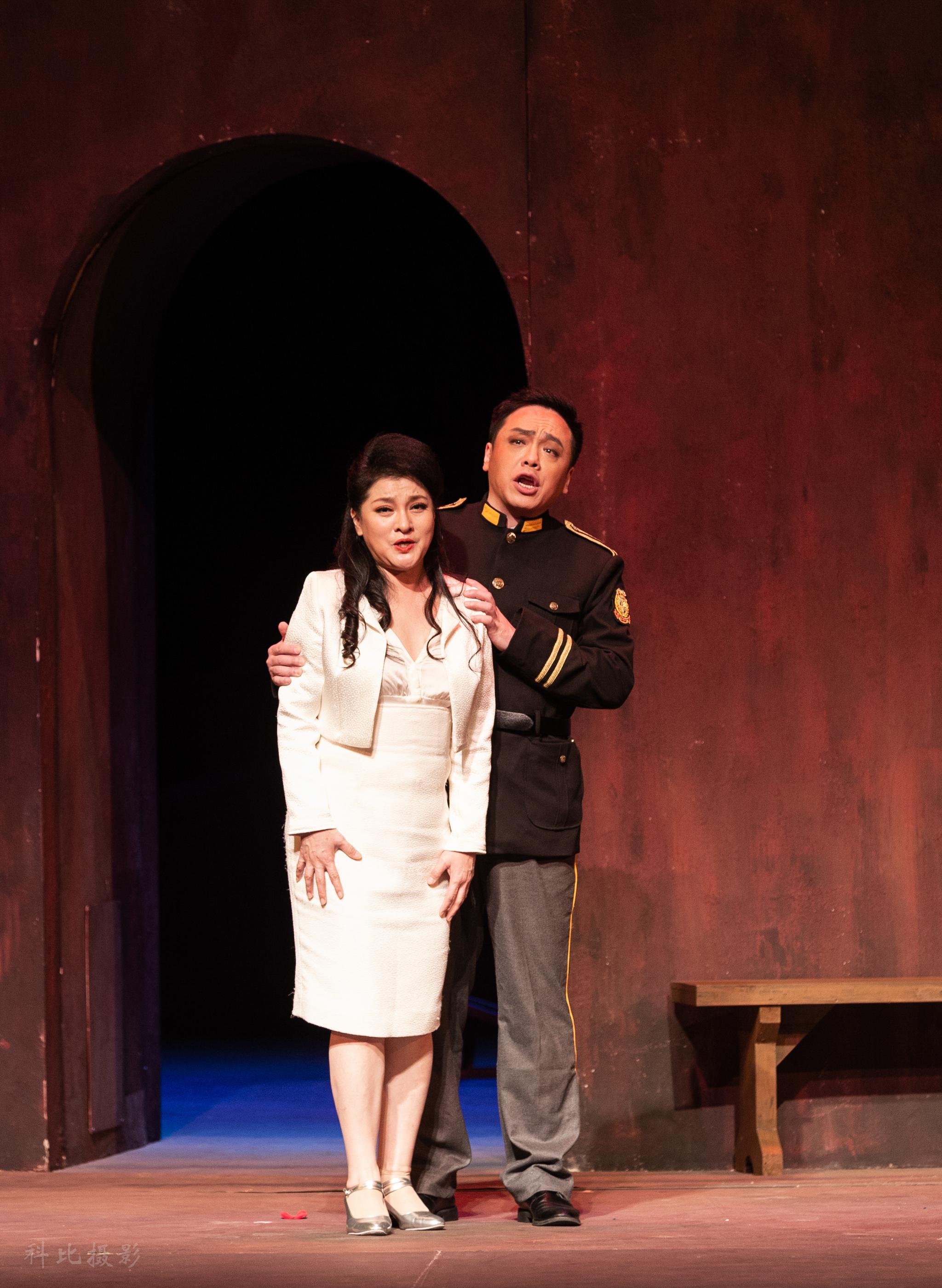 歌唱家幺红在歌剧《卡门》里的表演