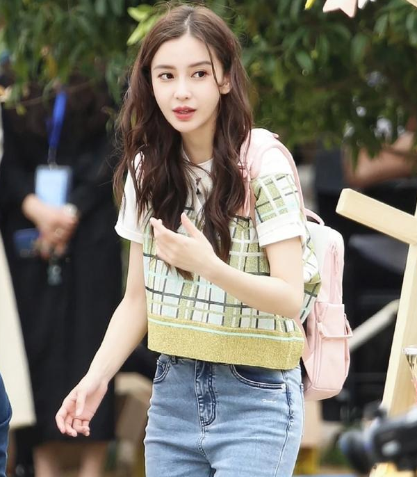 baby跑男路透生图被疯传谁注意她脚上穿的啥黄晓明给你选的