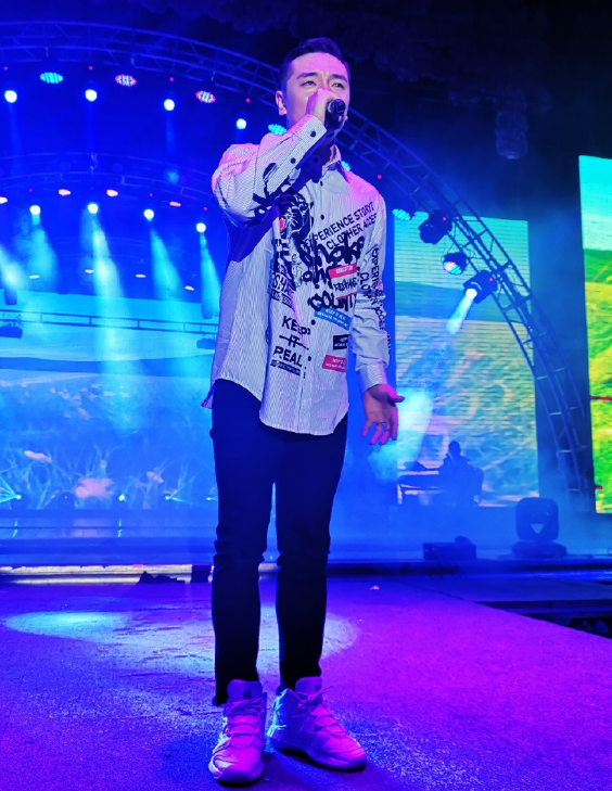 网红歌手出身今登上春晚表演独唱王琪人生终于逆袭