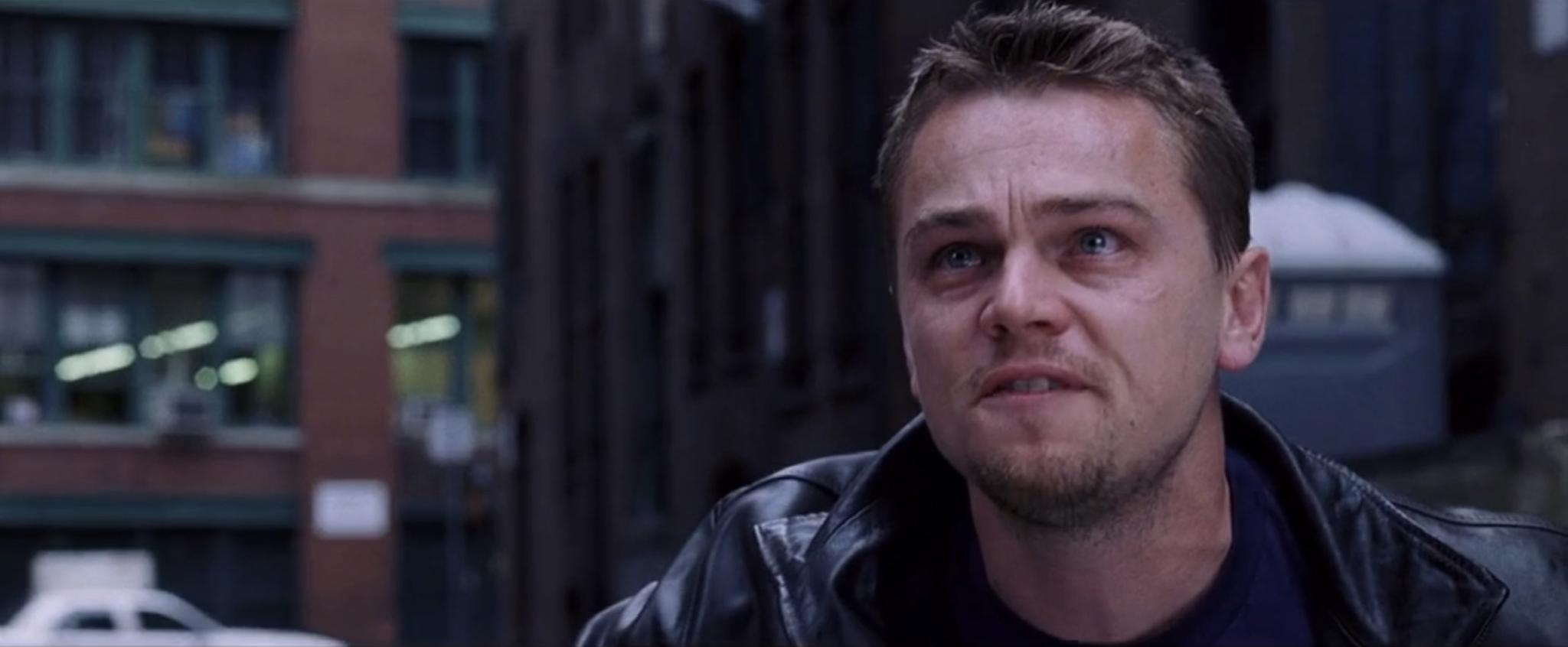 中美两版无间道最经典的一场戏中梁朝伟和小李子你更喜欢谁?