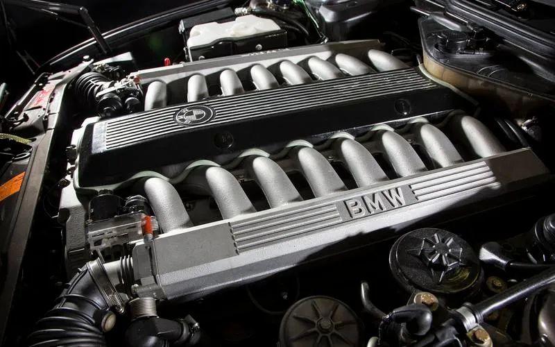 也就是宝马767il,计划为其搭载16缸发动机