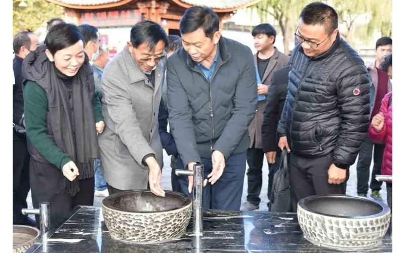 朱学斌调研古城区农贸市场管理工作 加大市场改造提升力度