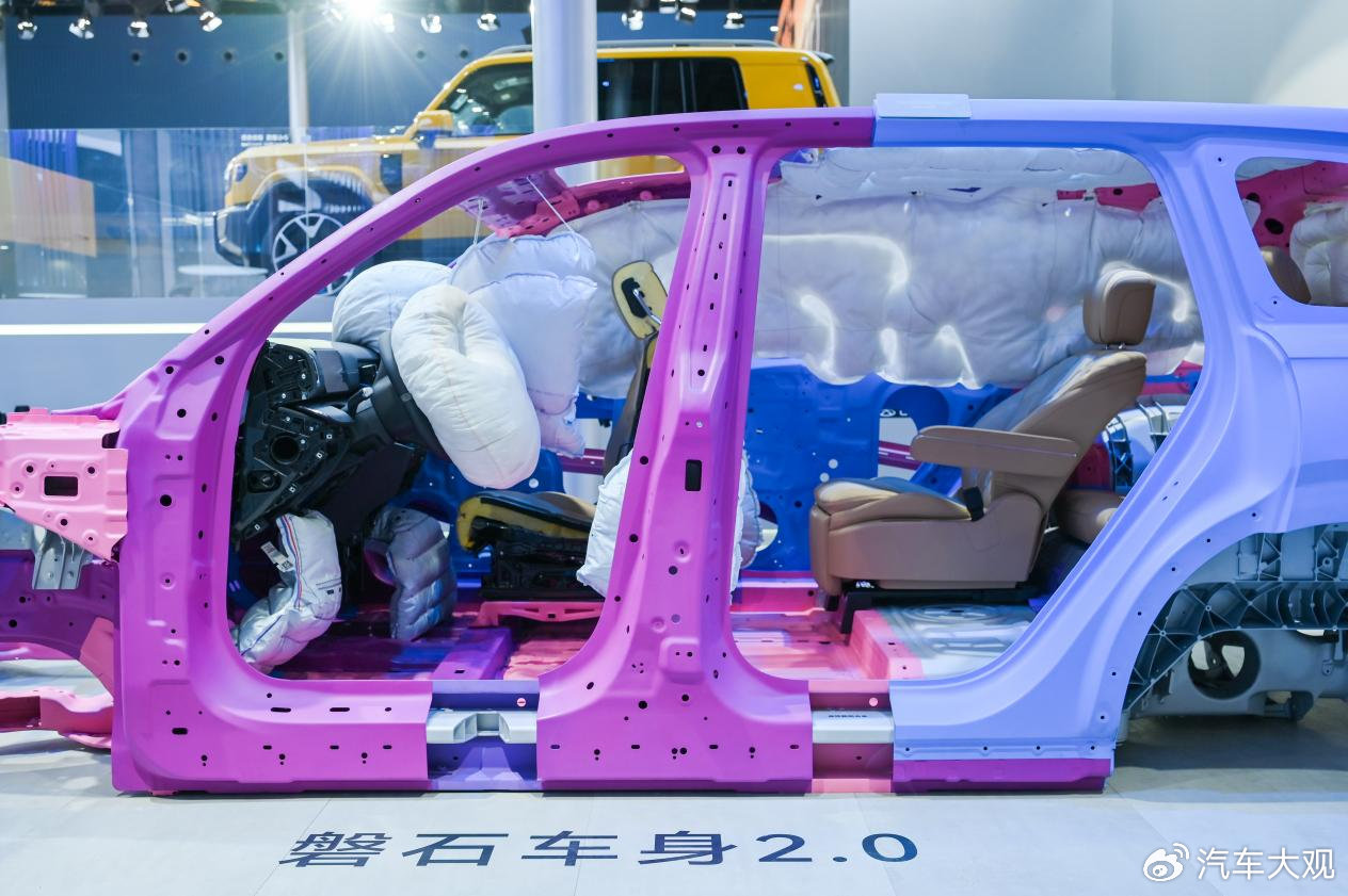 皇冠2.0T和2.5V6动力马力对比 丰田皇冠各排量车型哪个更适合你