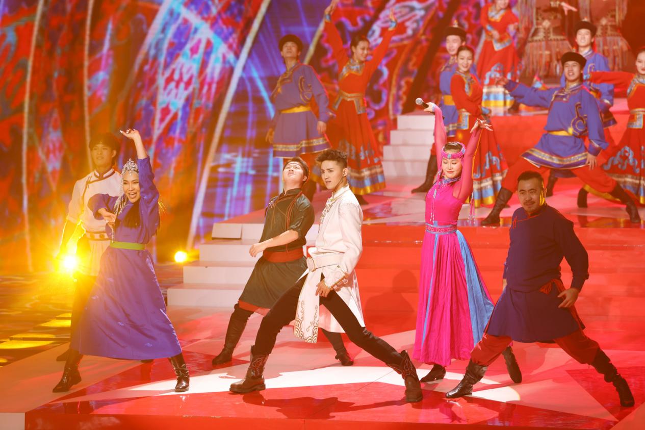 星光大道为百姓装台百姓就把他装在心里