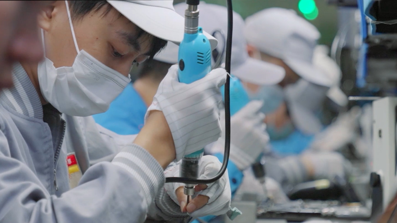 如果进厂不再意味着成为流水线上的螺丝钉……__财经头条