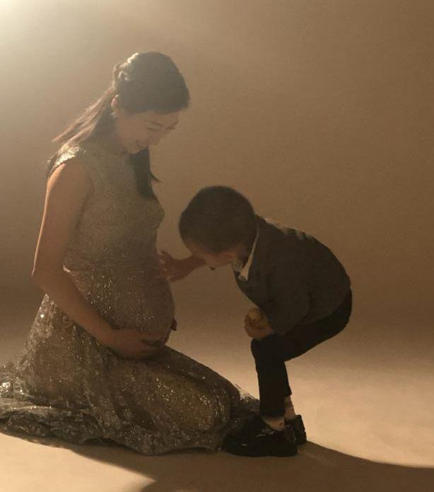 39岁花滑女神产二胎,与丈夫共夺世界冠军,现身家过亿重回国家队|庞清