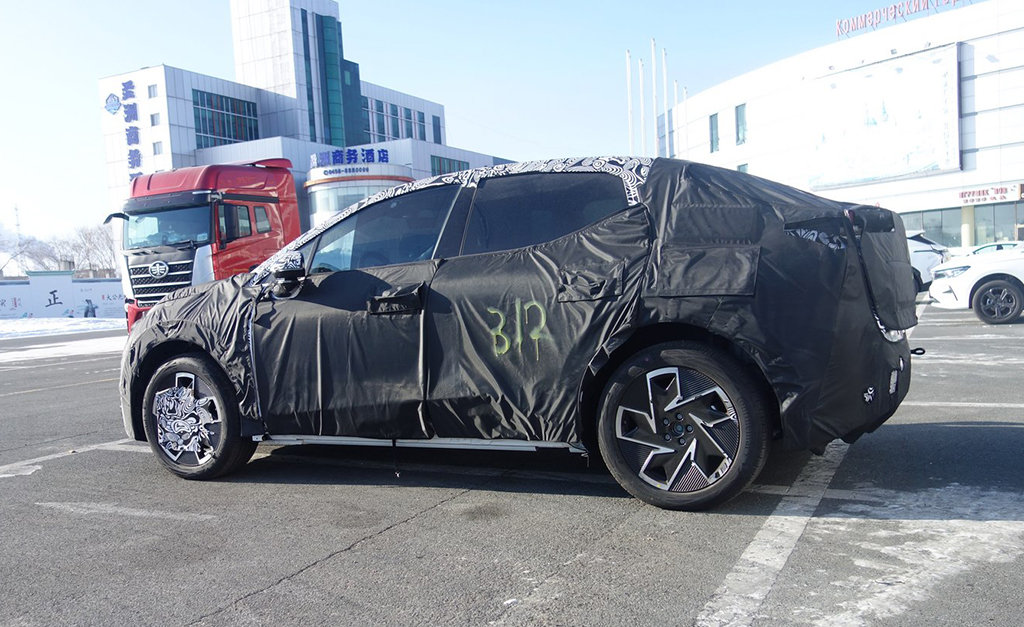 领克全新纯电动suv谍照或年内发布