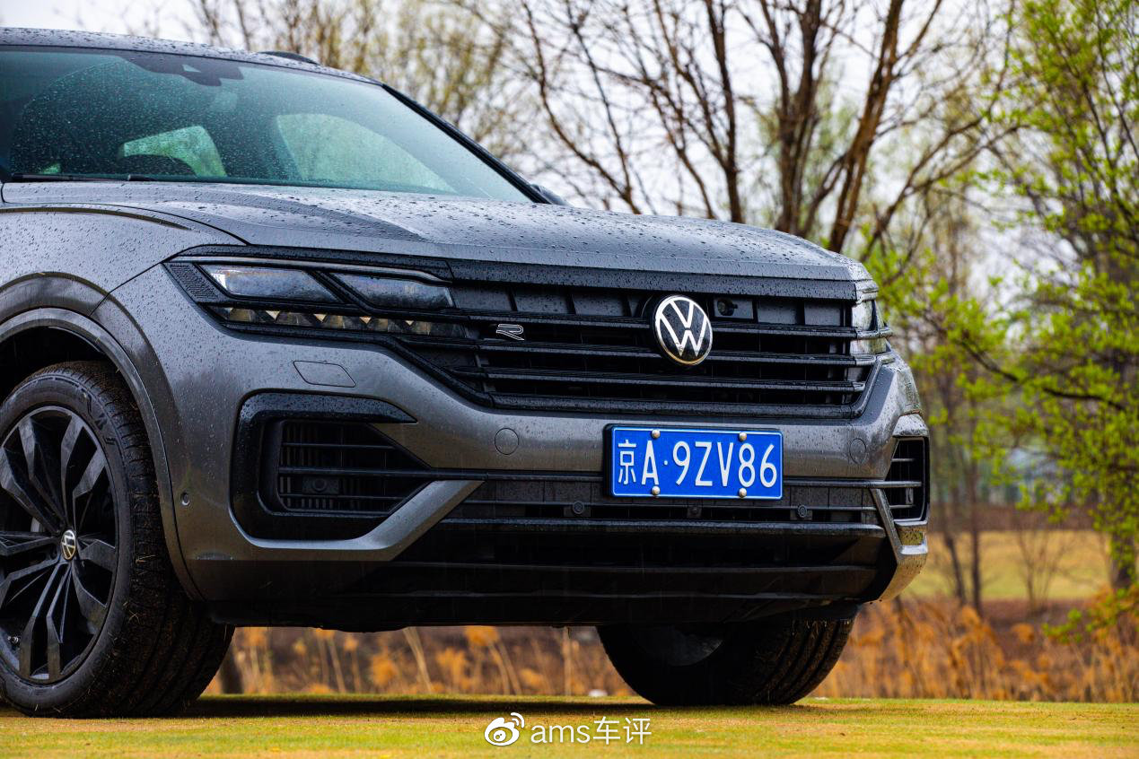 30t8at宾利添越同平台试驾大众途锐