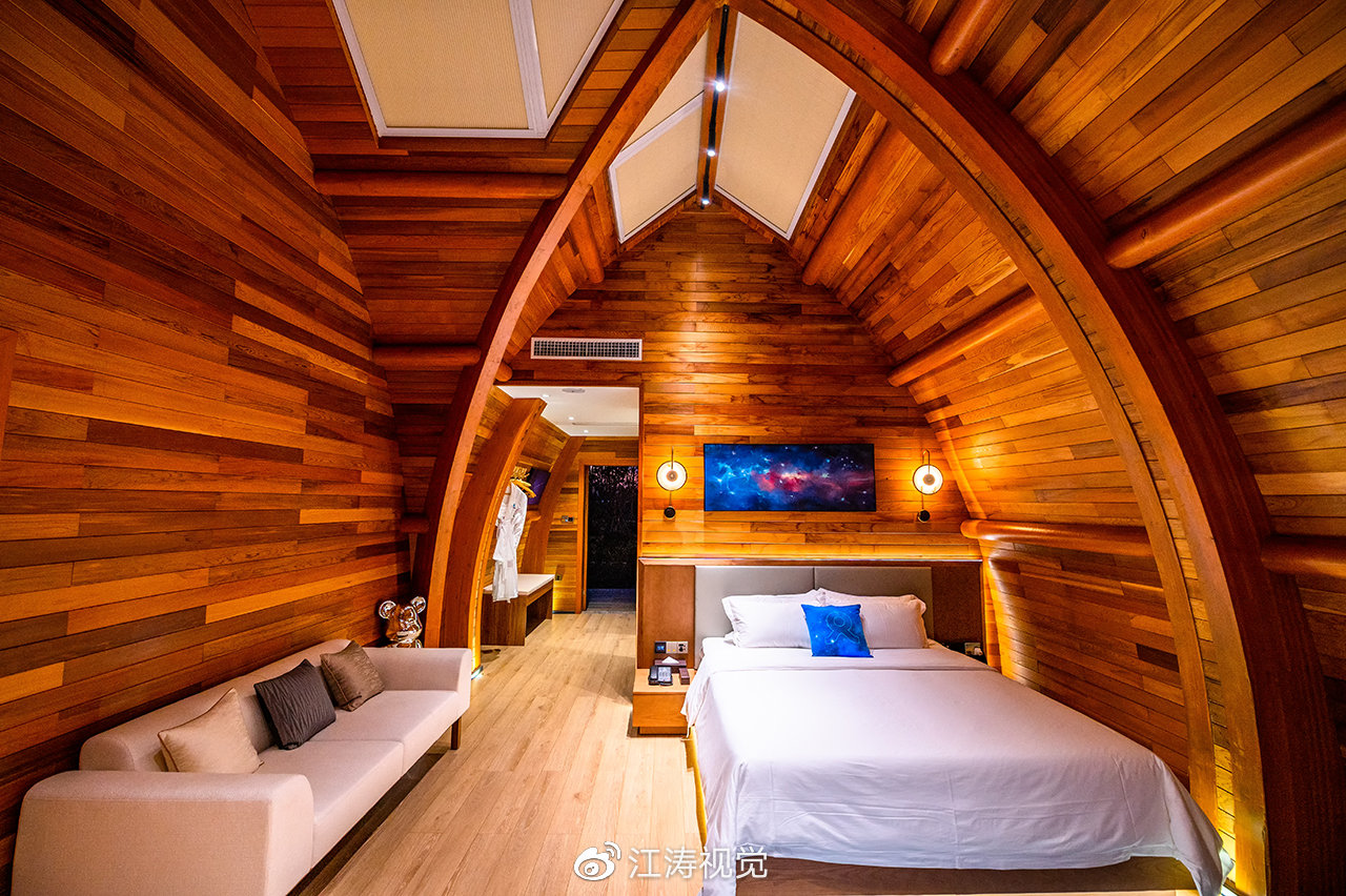 睡进湖北的特色船坞酒店,躺在床上就能赏星观月