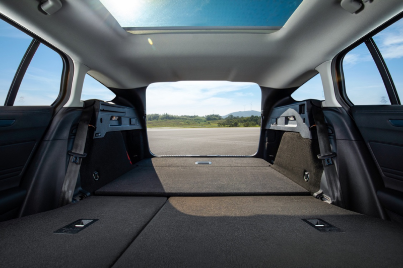 图8：福克斯猎装版大且灵活的储物空间巨能装