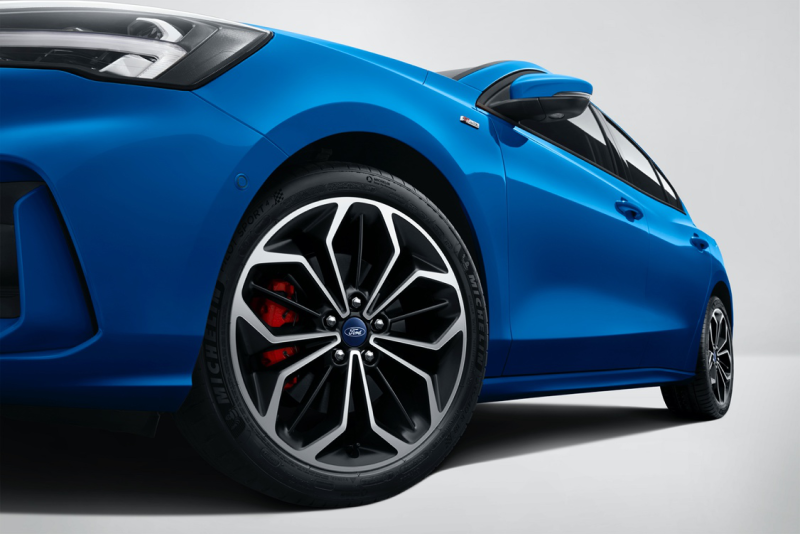 图5：2021款福克斯匹配大尺寸通风刹车盘