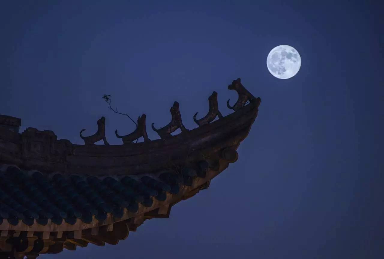 中秋月满楼