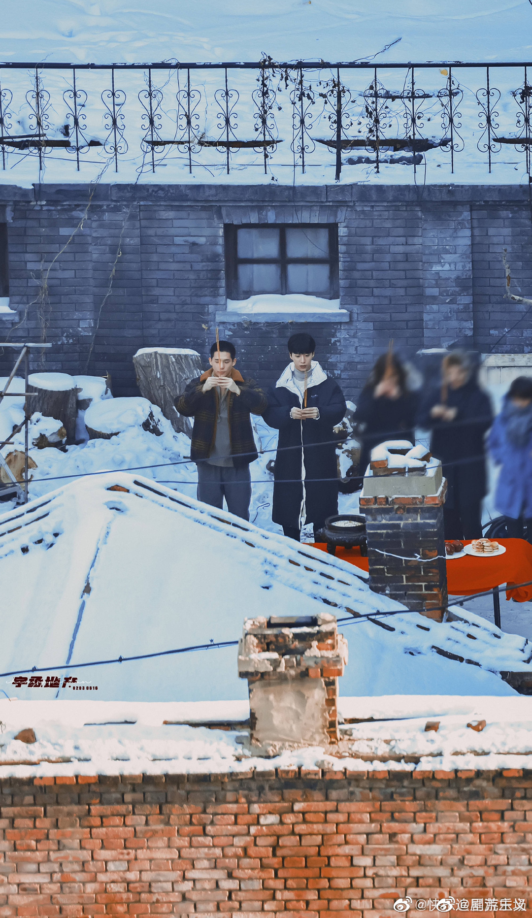 范丞丞王安宇主演的左肩有你,历时八个月的拍摄,正式杀青!