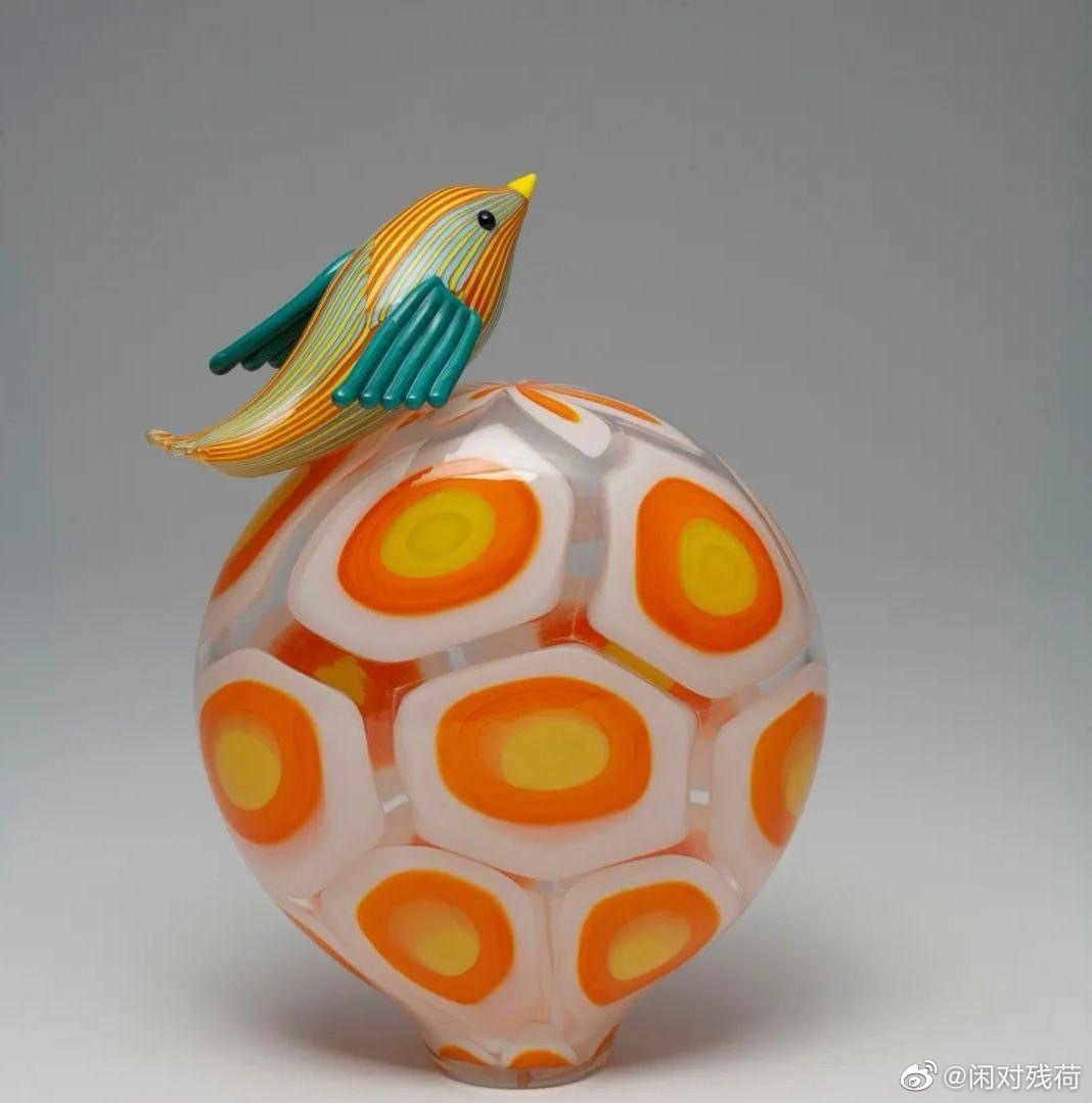 美国罗德岛的玻璃艺术家克莱尔·凯利(claire kelly)用玻璃创作了许