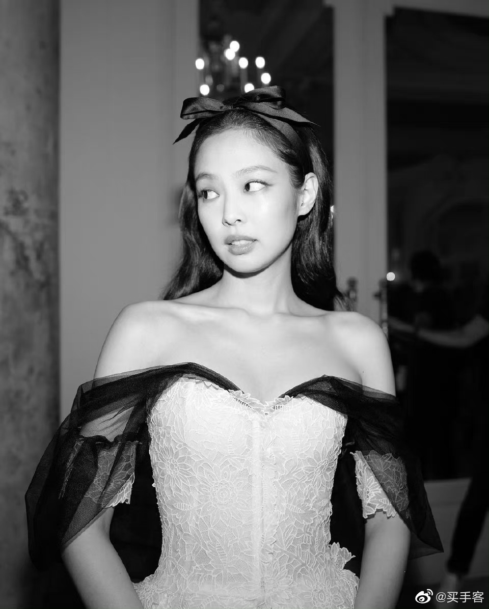 jennie亮相戛纳电影节红毯……__财经头条