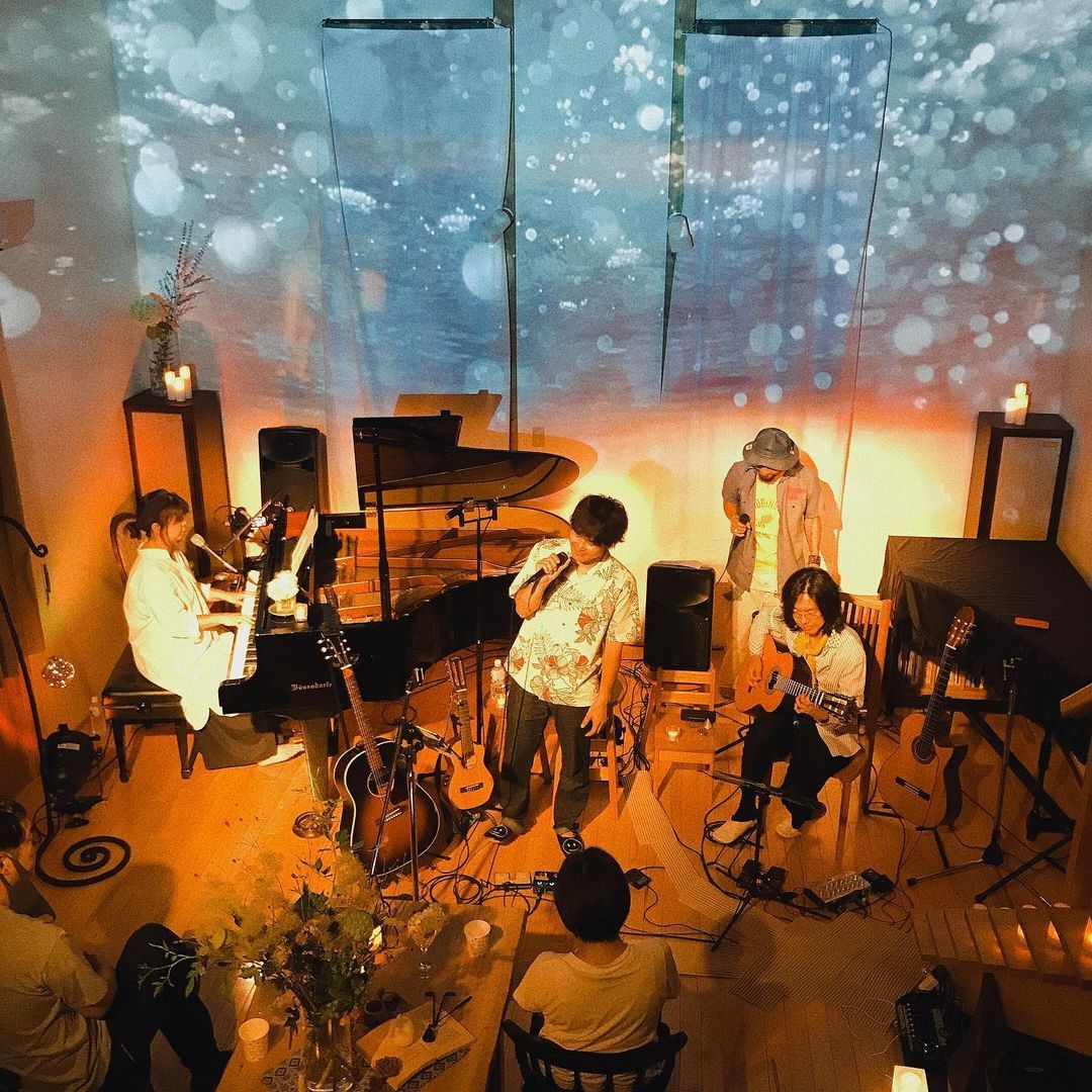 村儿里举办的小型音乐会