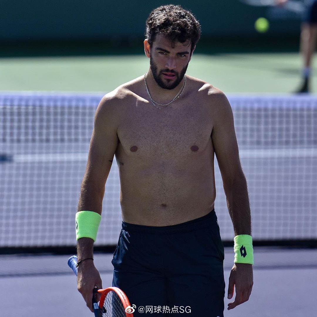 贝雷蒂尼,兹维列夫光着膀子训练～_高清图集_新浪网