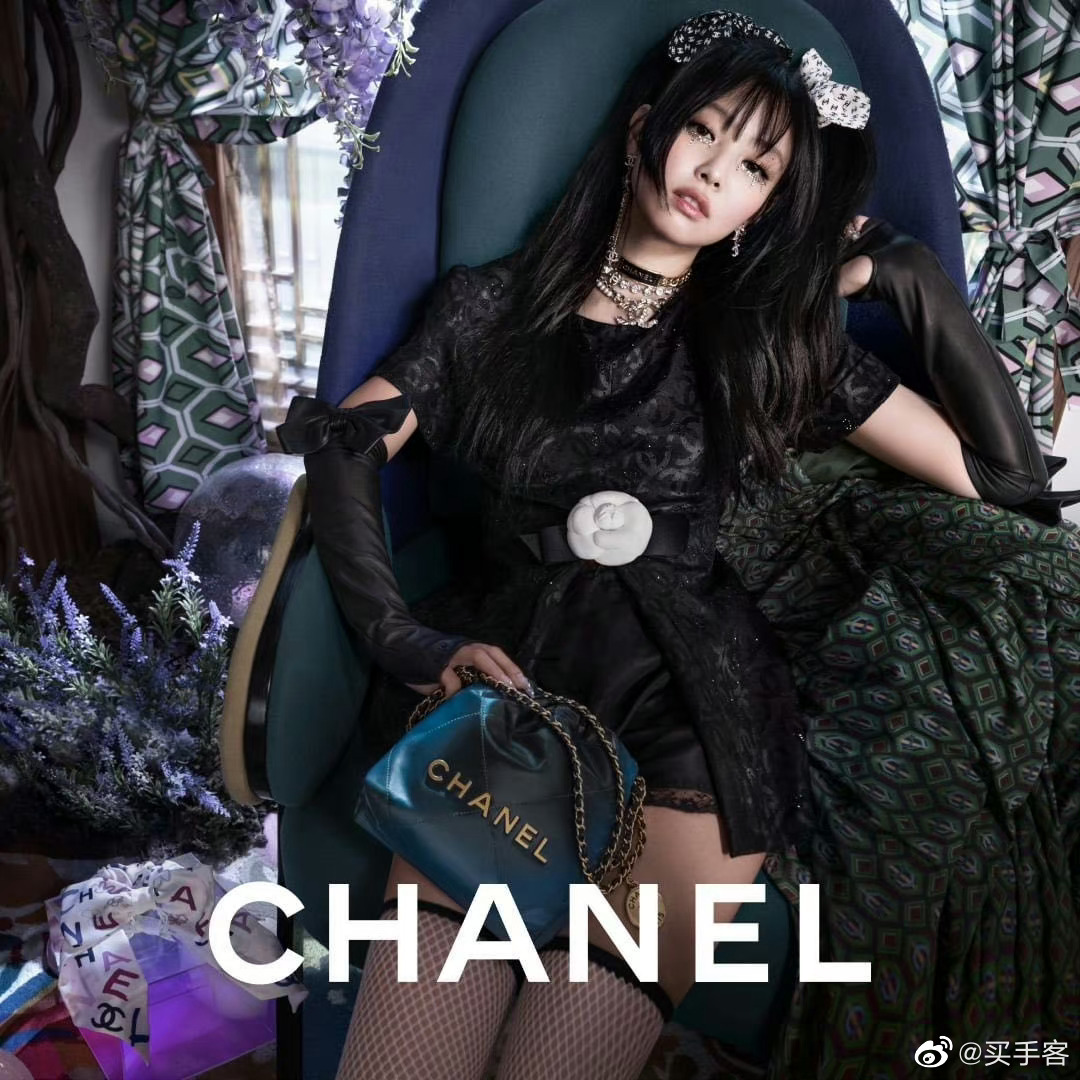 JENNIE演绎的Chanel 22 bag广告大片👜好像真人芭比娃娃