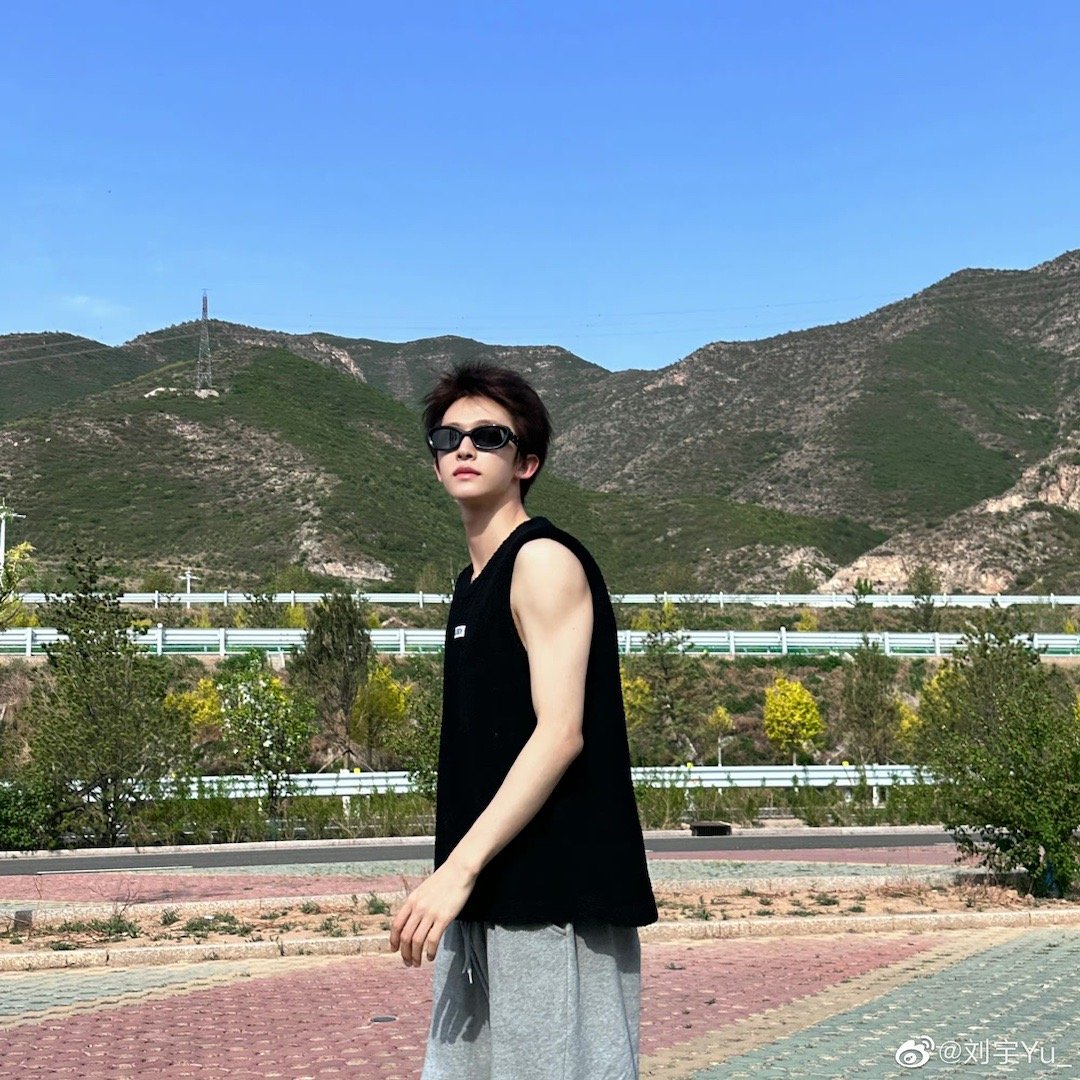 刘宇分享日常plog 小宇又在准备什么新惊喜了嘛!_高清图集_新浪网