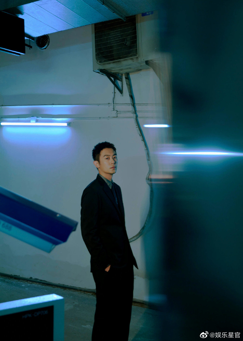 朱亚文久违的长发造型痞帅的感觉拉满了