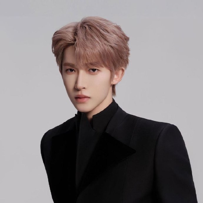 into1最后一次换头像简直颜值盛宴