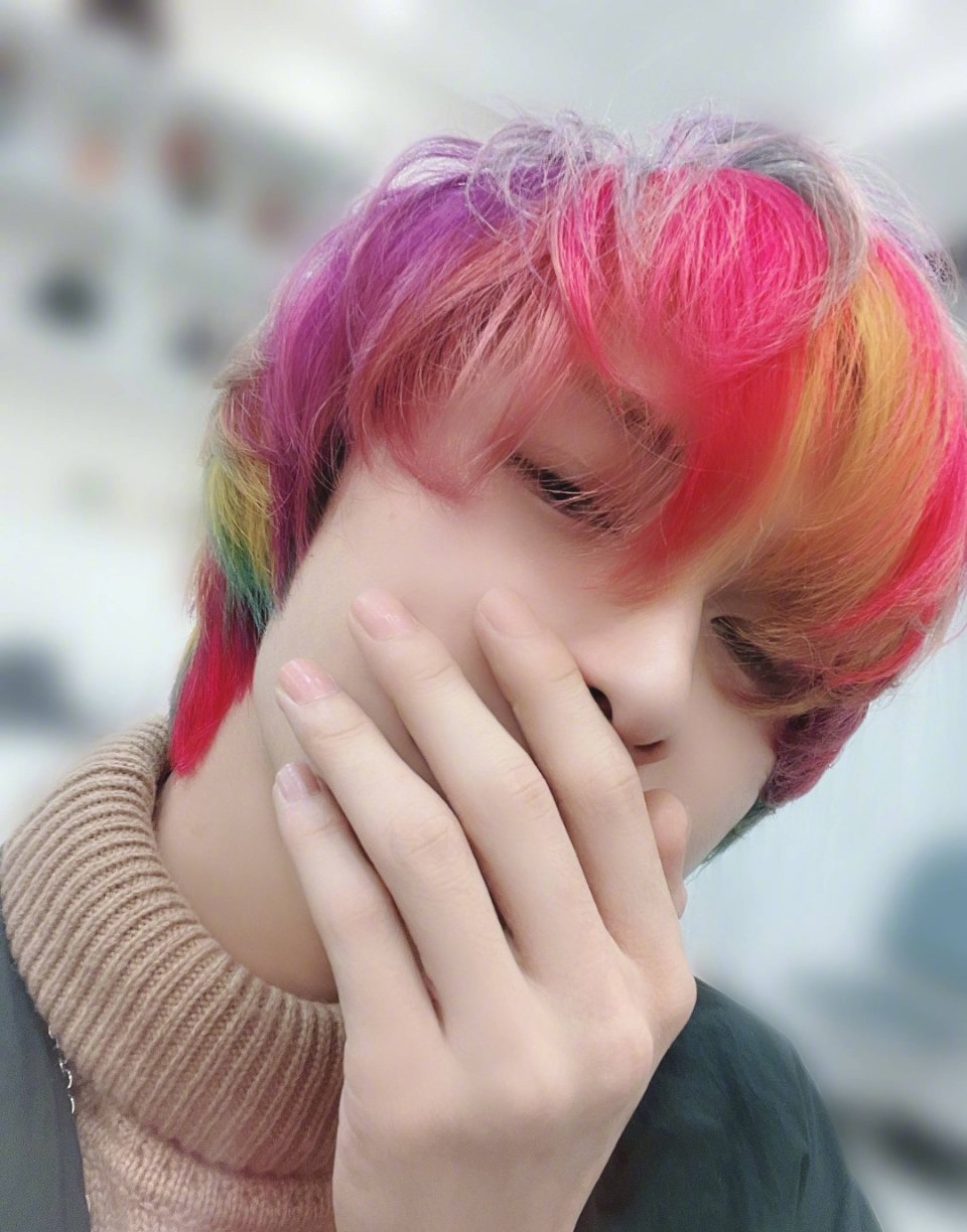 朱正廷鹦鹉头_高清图集_新浪网