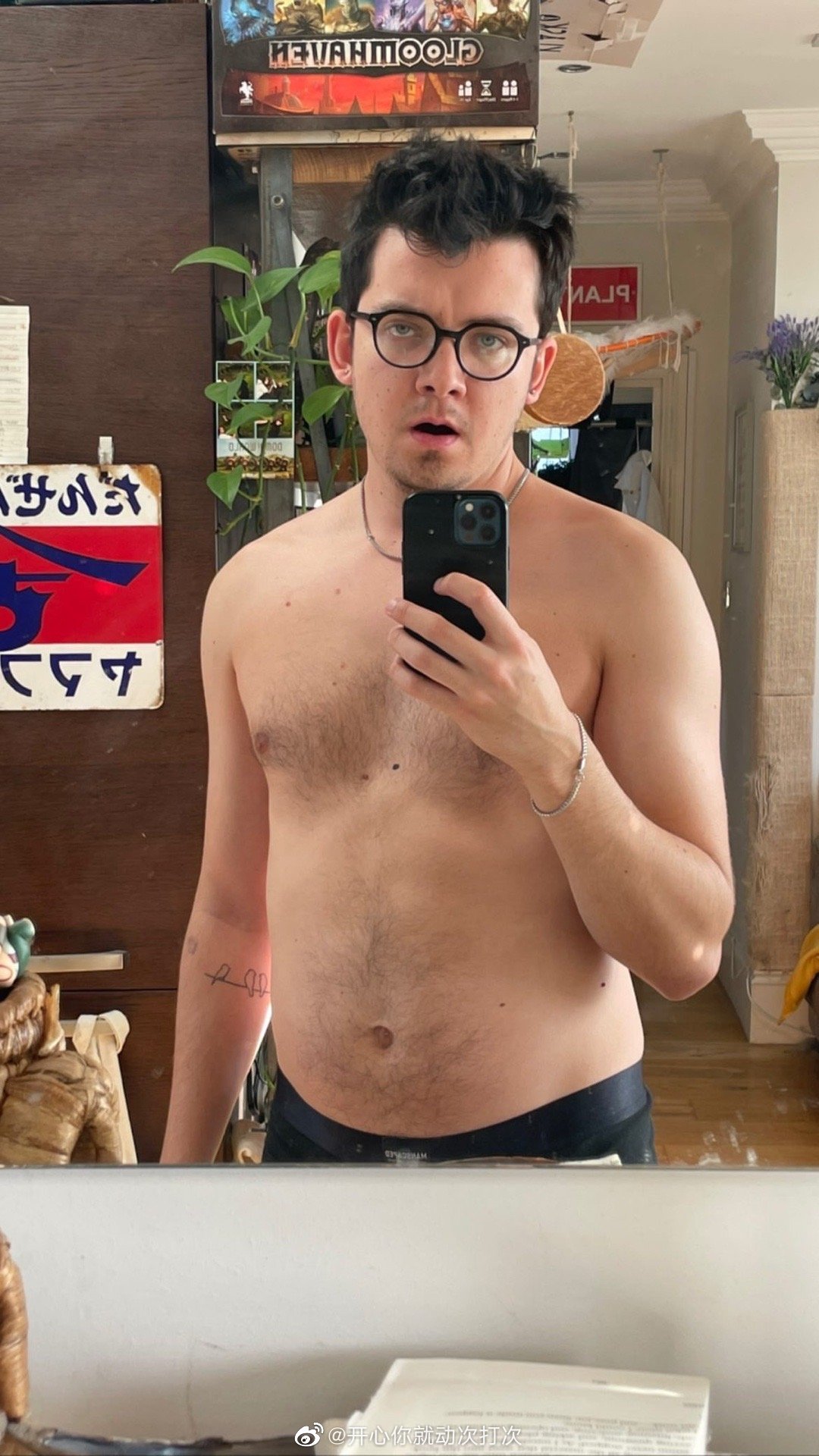 阿沙巴特菲尔德近照,怎么会这样