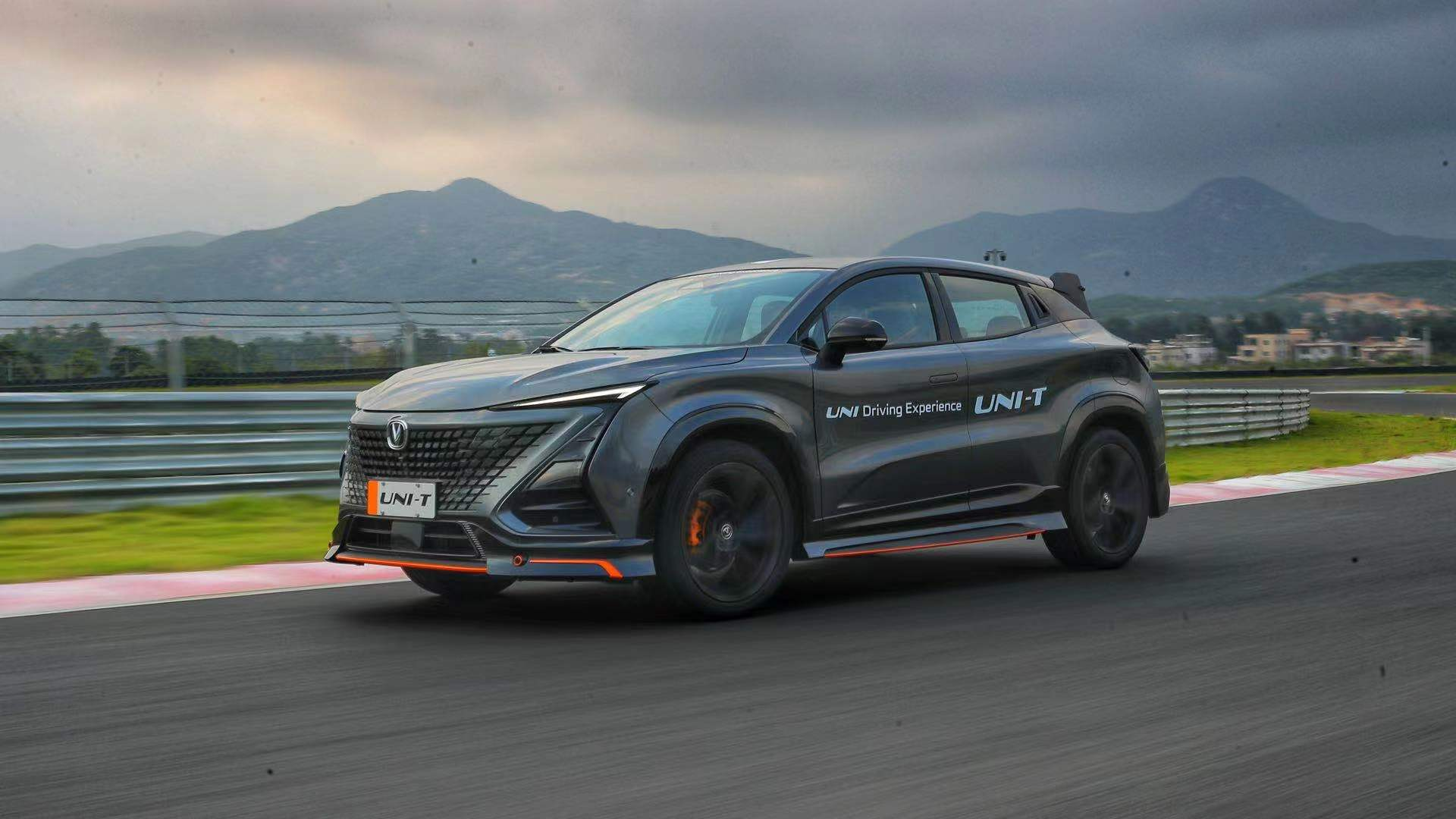 长安最帅suv性能如何?赛道试驾2022款uni-t