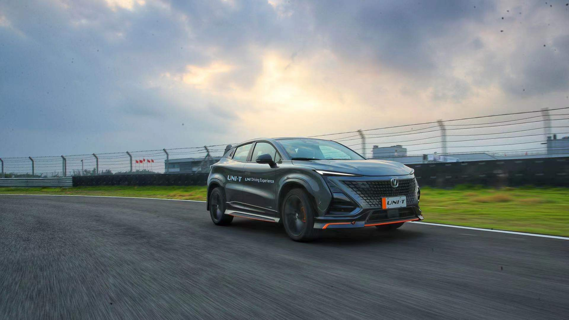 长安最帅suv性能如何?赛道试驾2022款uni-t