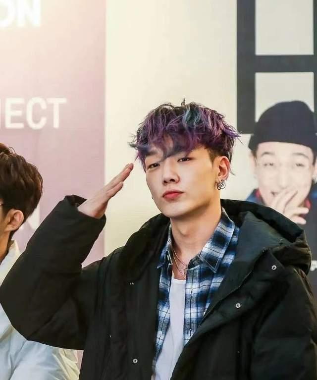 曝bobby金知元将回归yg旧楼顶极限跑酷造型像鸡毛毽子