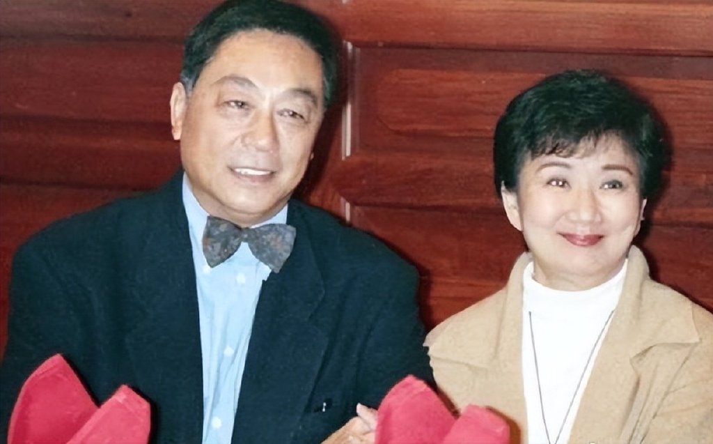 曾江离世8个月,妻子苍老了太多,两鬓斑白脸上再无笑意|曾江|焦姣|两鬓