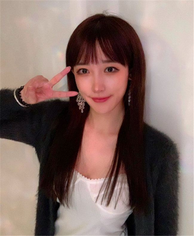 正巧此时在双排里碰到了一个锤石玩得非常好的辅助,她正是豚豚大魔王