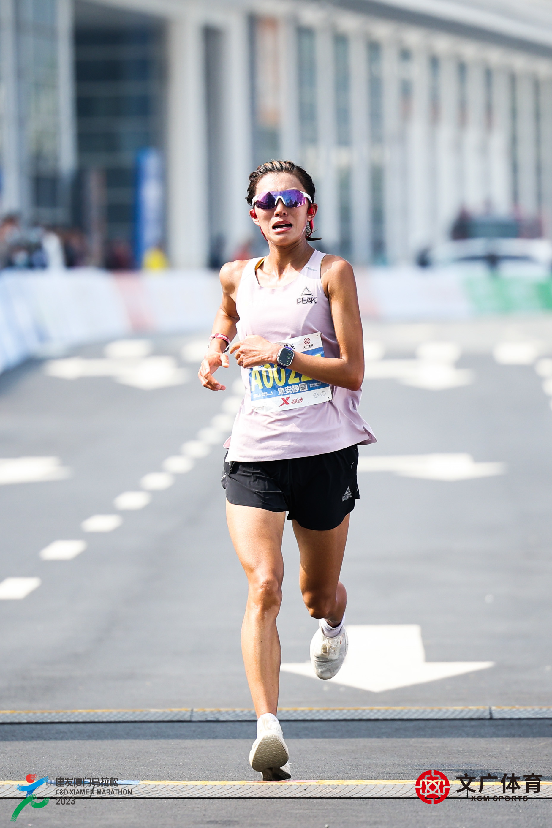 焦安静获得国内女子冠军,2小时33分16秒,刷新pb,太不容易了!