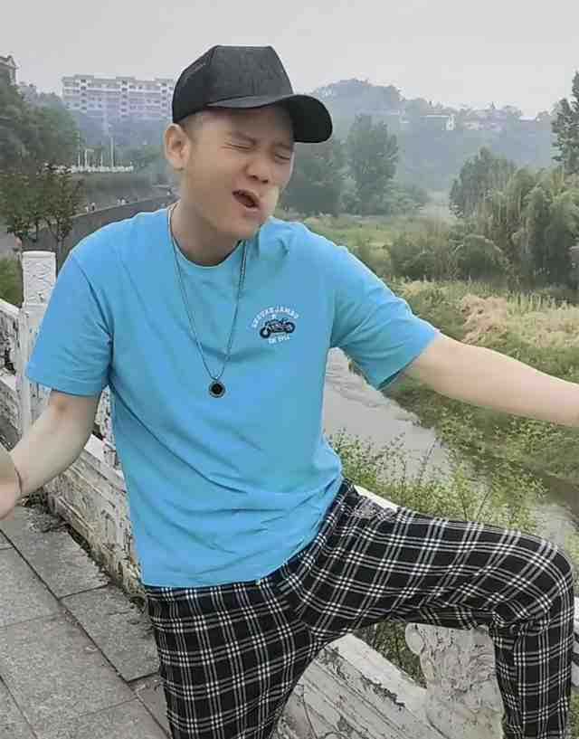 一路走好！36岁歌手傅松因口腔癌离世，生前喜爱吃槟榔长达6年休闲区蓝鸢梦想 - Www.slyday.coM