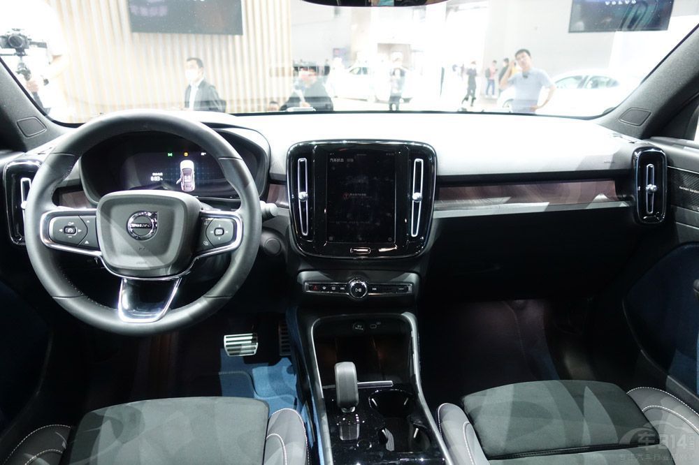 拼配置比动力，沃尔沃C40对比大众ID.4 CROZZ，谁更值得买？