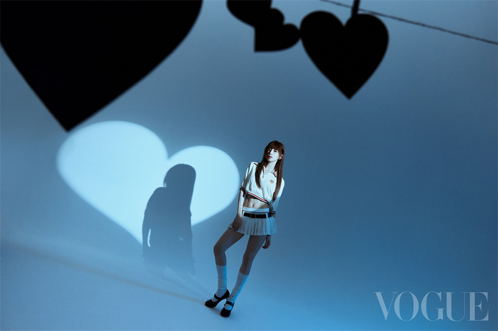 王心凌梦幻爱心大片诠释色彩氛围感 相信自己就是最大的信心休闲区蓝鸢梦想 - Www.slyday.coM