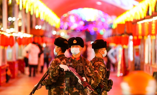 武警官兵执勤巡逻护安宁|侯崇慧|武警|甘肃_新浪新闻