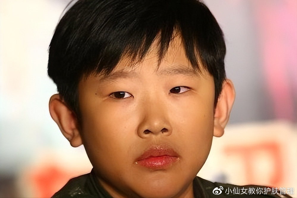侯祥:9岁停止发育,出道18年只能演小孩,和妻子同框被嘲像母子__财经头条