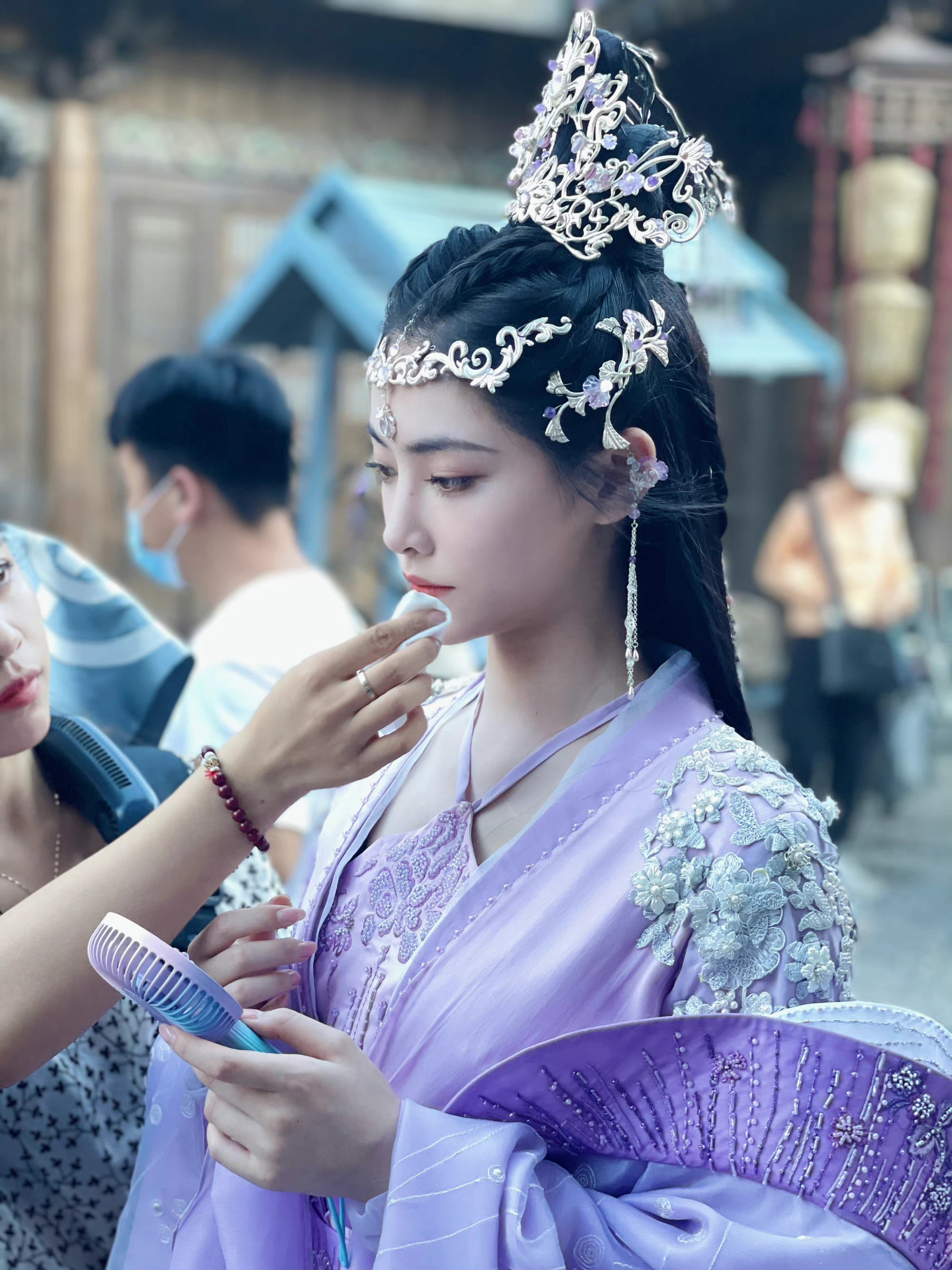 许佳琪微博晒勿扰飞升杀青九宫格