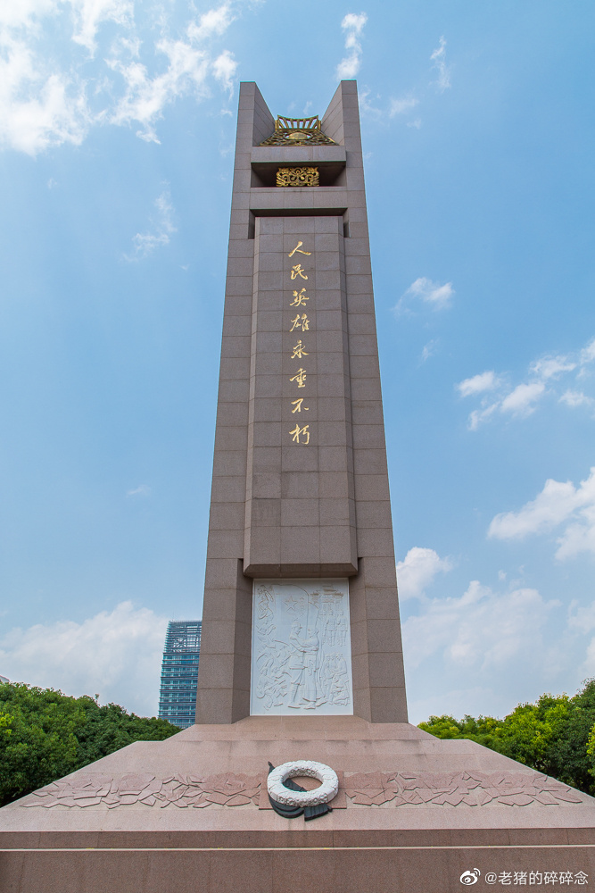 云南人民英雄纪念碑图片