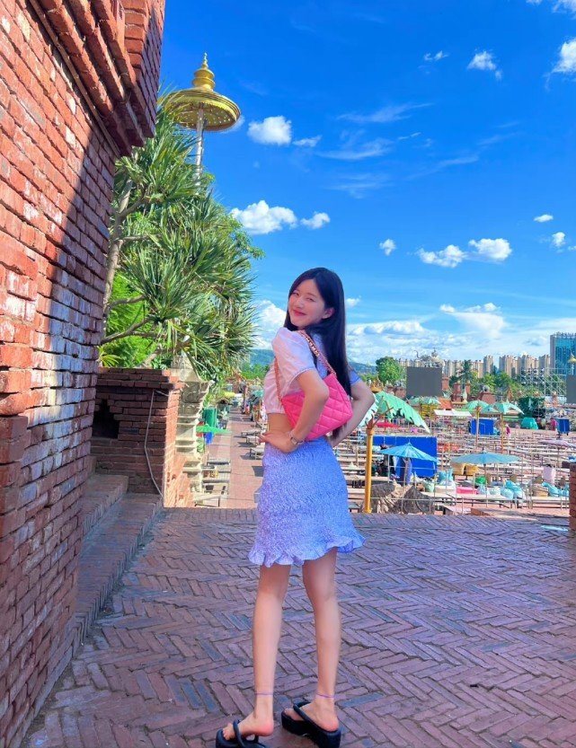 赵露思算是彻底转型成功了!从甜美到辣妹,魅力气质翻了一大番休闲区蓝鸢梦想 - Www.slyday.coM 赵露思算是彻底转型成功了!从甜美到辣妹,魅力气质翻了一大番休闲区蓝鸢梦想 - Www.slyday.coM